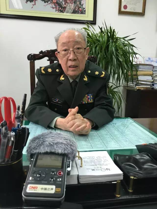 吴孟超 档案图片