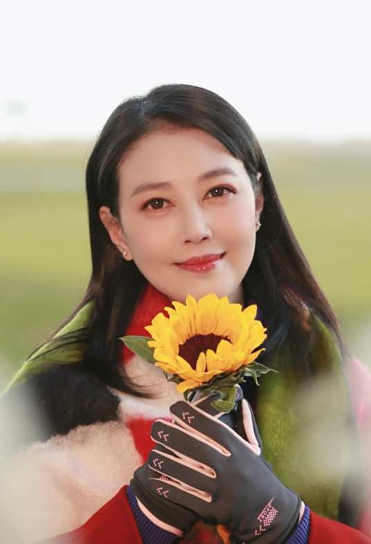 周海媚 档案图片