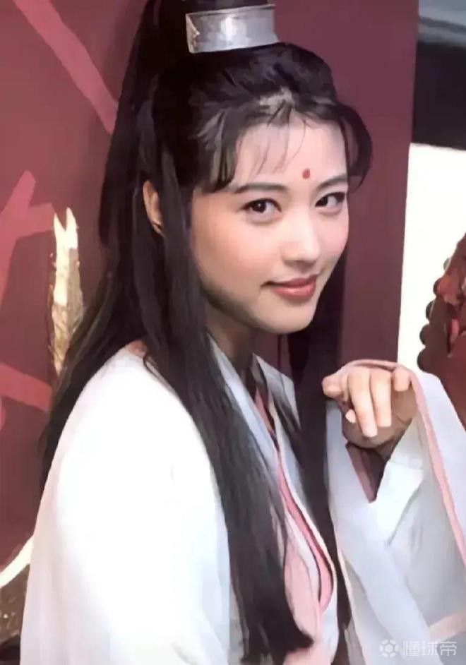 周海媚 档案图片